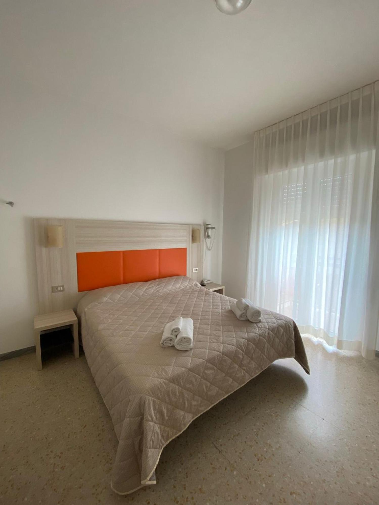 Hotel Silver 里米尼 外观 照片
